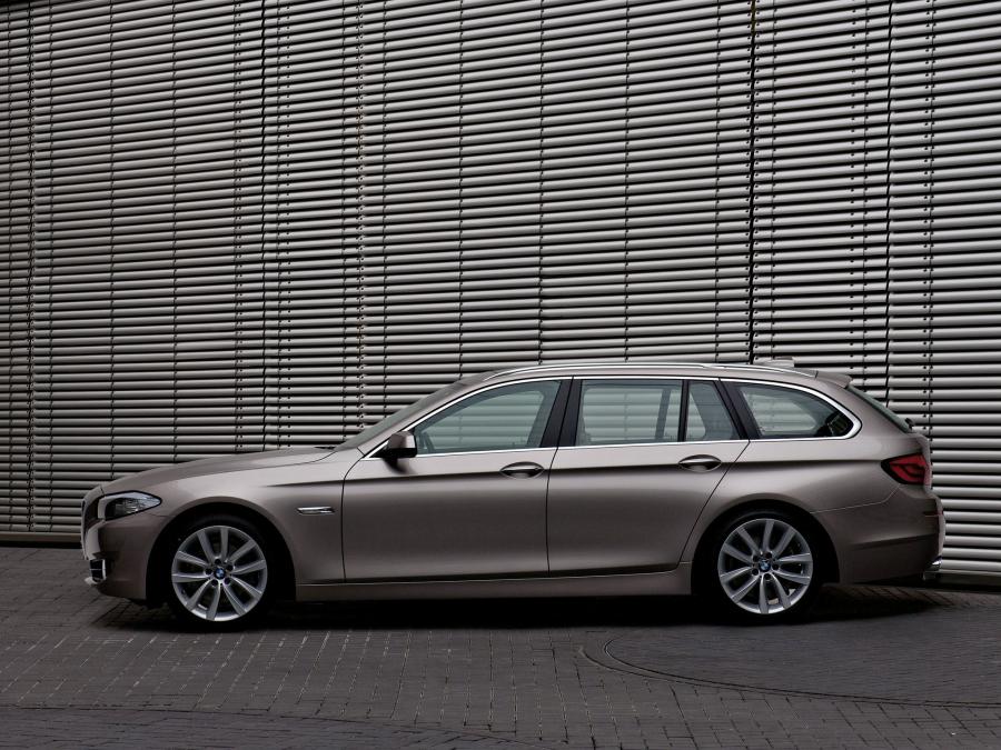  BMW 520d Touring 2010 года  (фото 8 из 16)